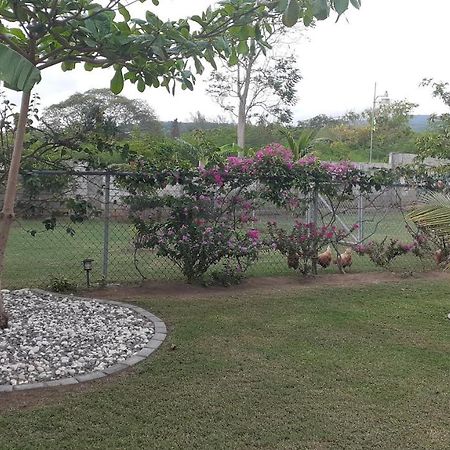Modrians Bed & Breakfast Runaway Bay Exterior foto