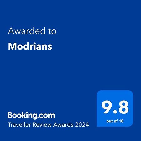 Modrians Bed & Breakfast Runaway Bay Exterior foto