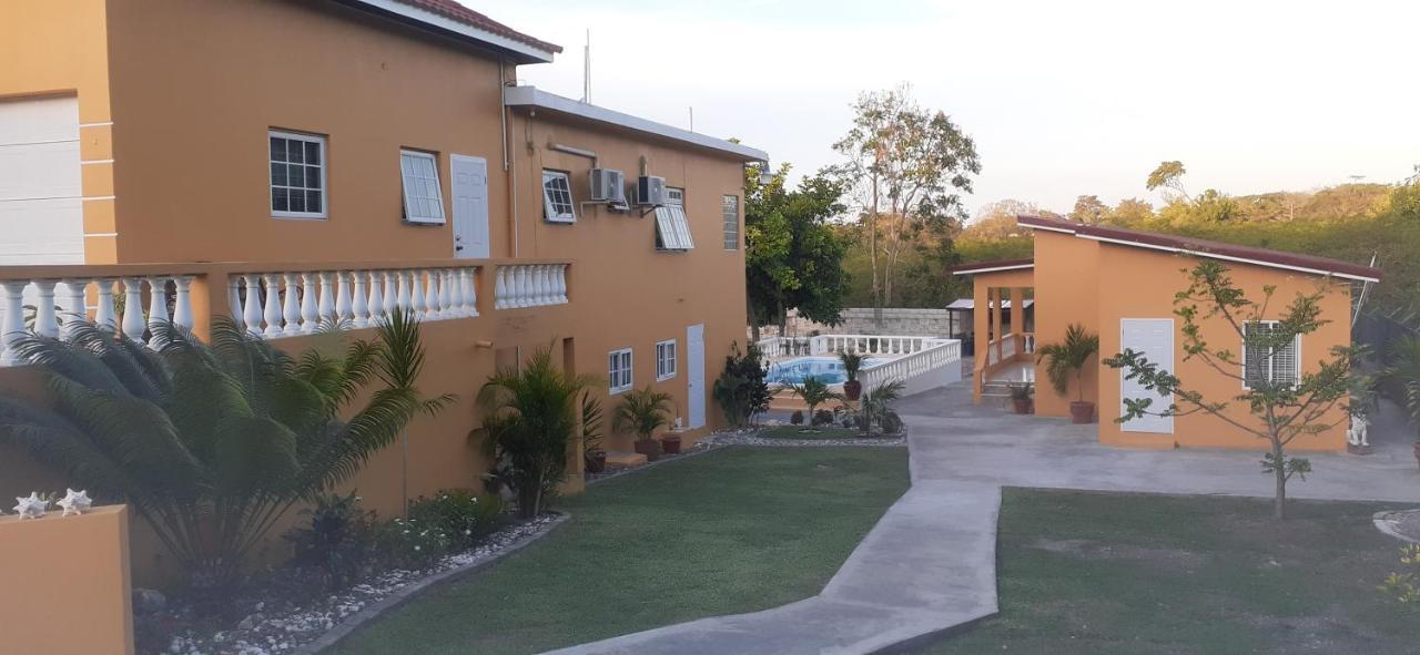 Modrians Bed & Breakfast Runaway Bay Exterior foto