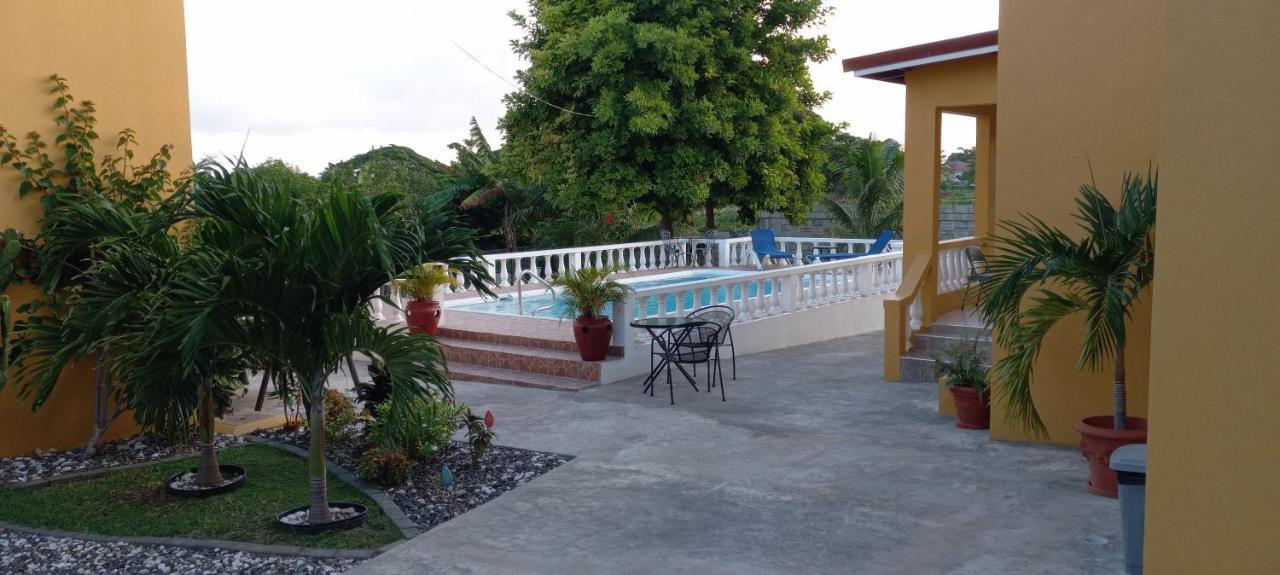 Modrians Bed & Breakfast Runaway Bay Exterior foto