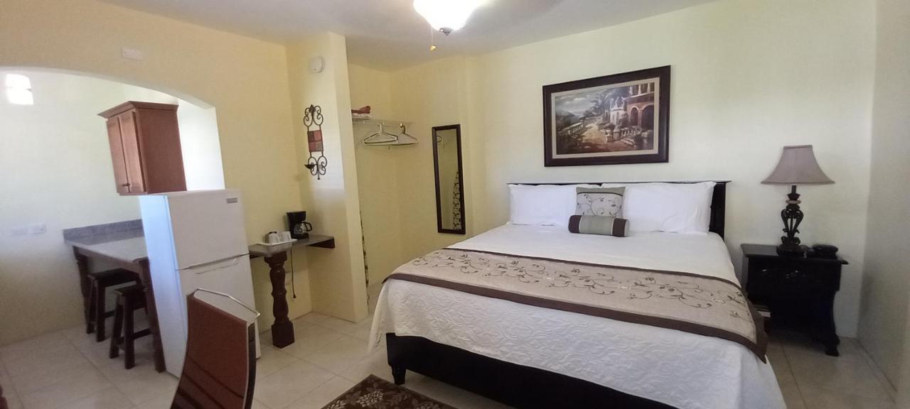 Modrians Bed & Breakfast Runaway Bay Exterior foto