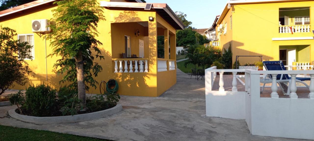 Modrians Bed & Breakfast Runaway Bay Exterior foto