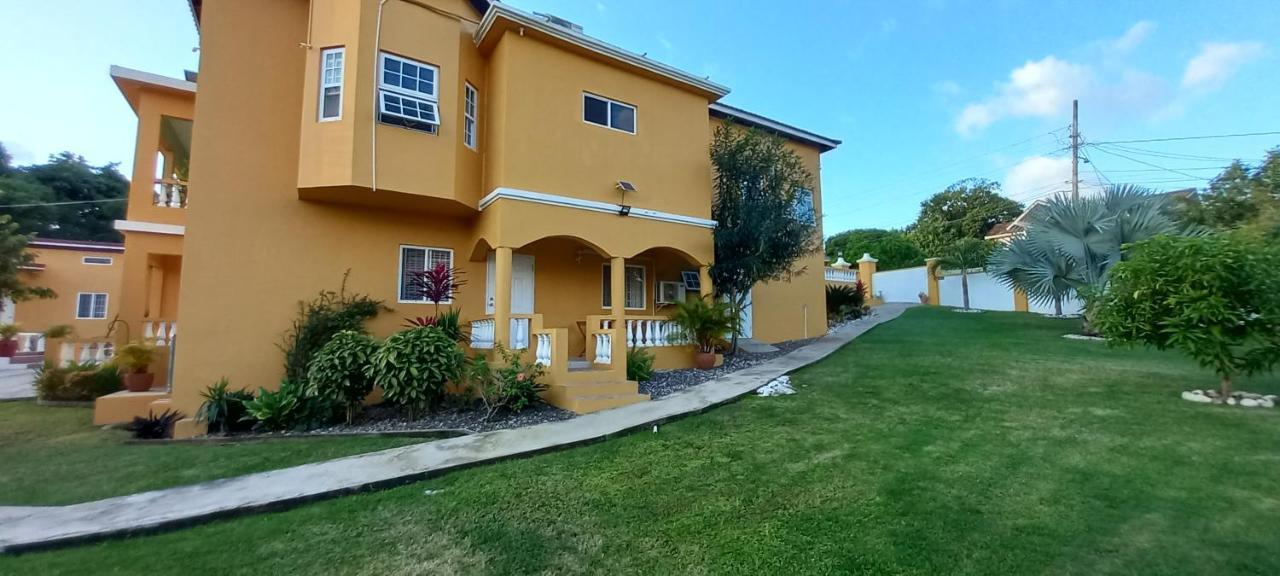 Modrians Bed & Breakfast Runaway Bay Exterior foto