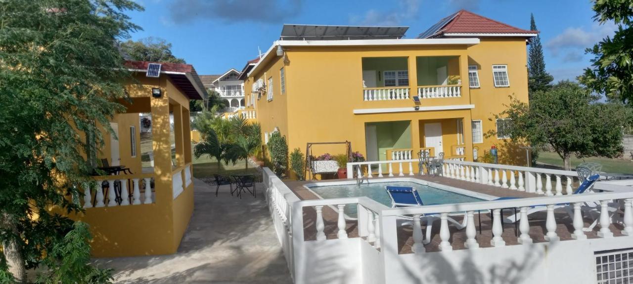 Modrians Bed & Breakfast Runaway Bay Exterior foto